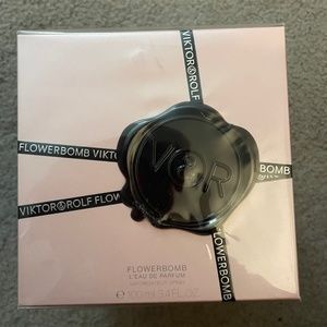 VIKTOR & ROLF FLOWERBOMB L'EAU DE PARFUME